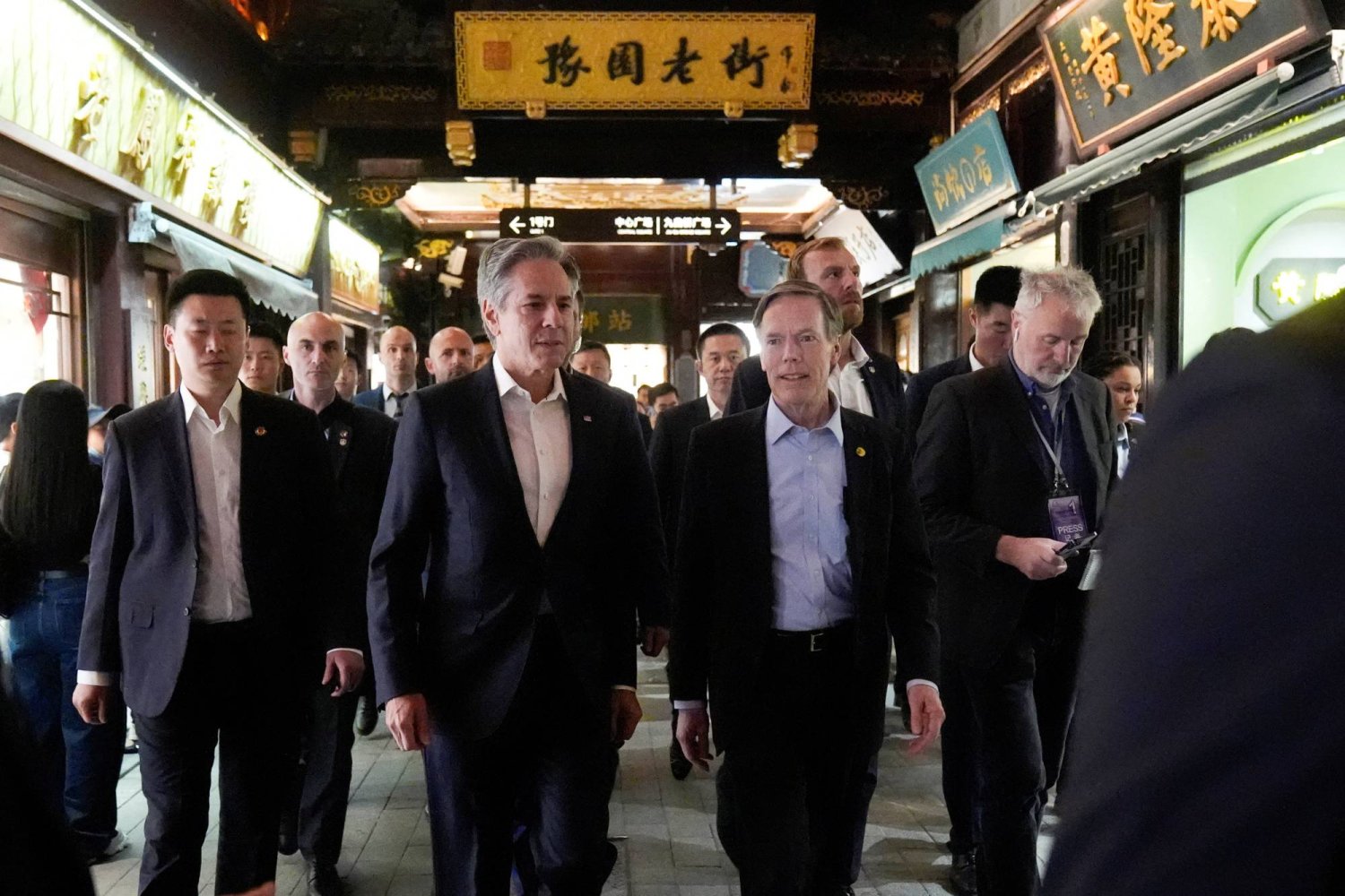 US Secretary of State Antony Blinken and US Ambassador to China Nicholas Burns walk through the Yu Gardens in Shanghai, China, April 24, 2024. Mark Schiefelbein/Pool via REUTERS