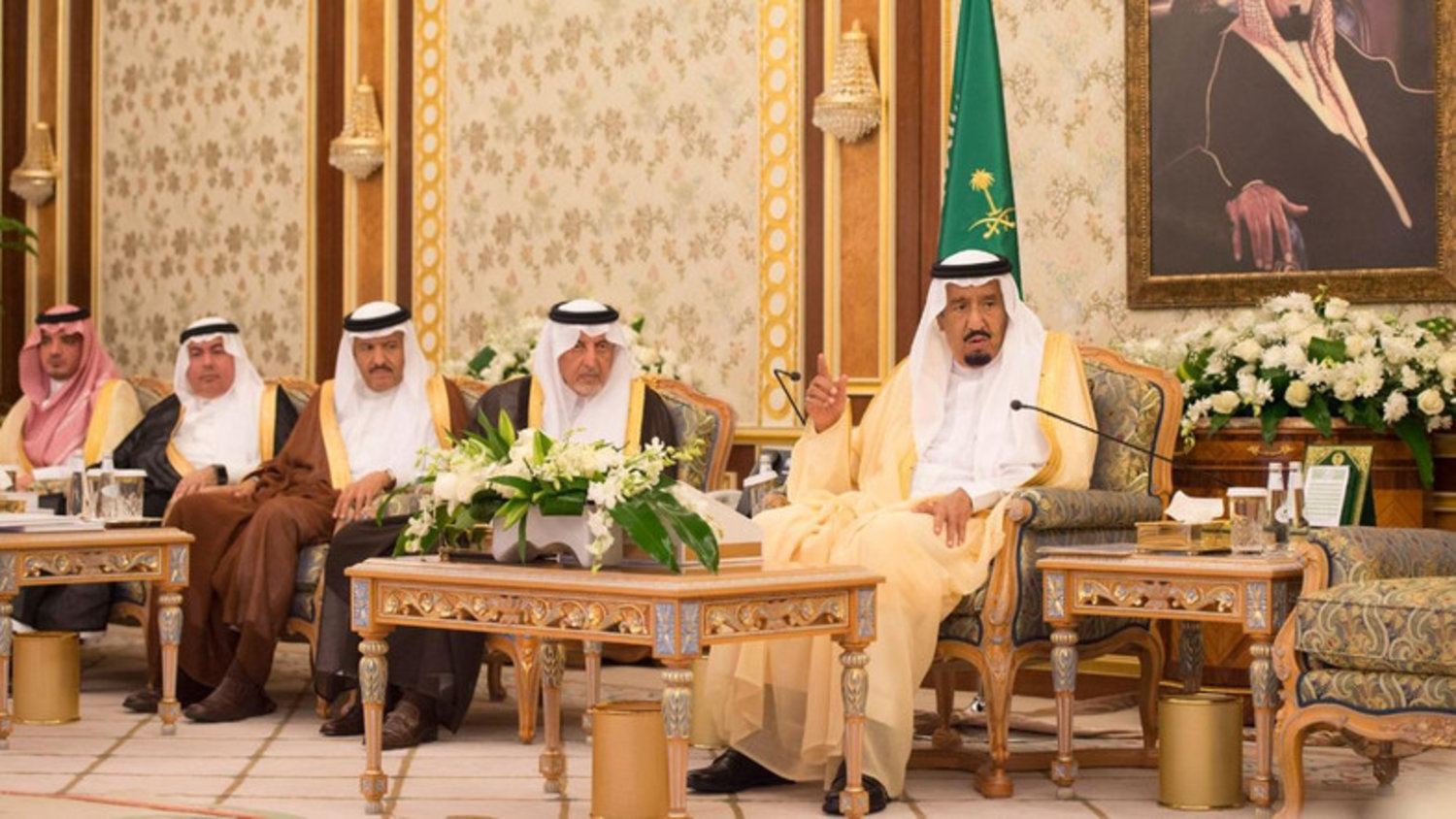 King Salman was briefed on the New Taif projects by Advisor to Governor of Makkah Region Dr. Saad Mohammad Mareq. (SPA)