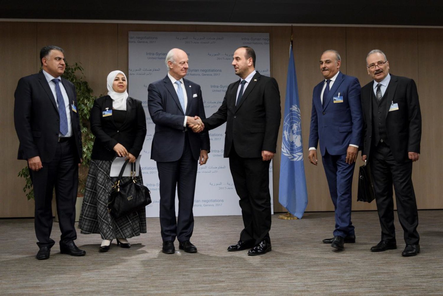 UN Special Envoy for Syria Staffan de Mistura meets Syrian opposition delegation members attending the opening of a new round of peace talks in Geneva, Switzerland. (Reuters)