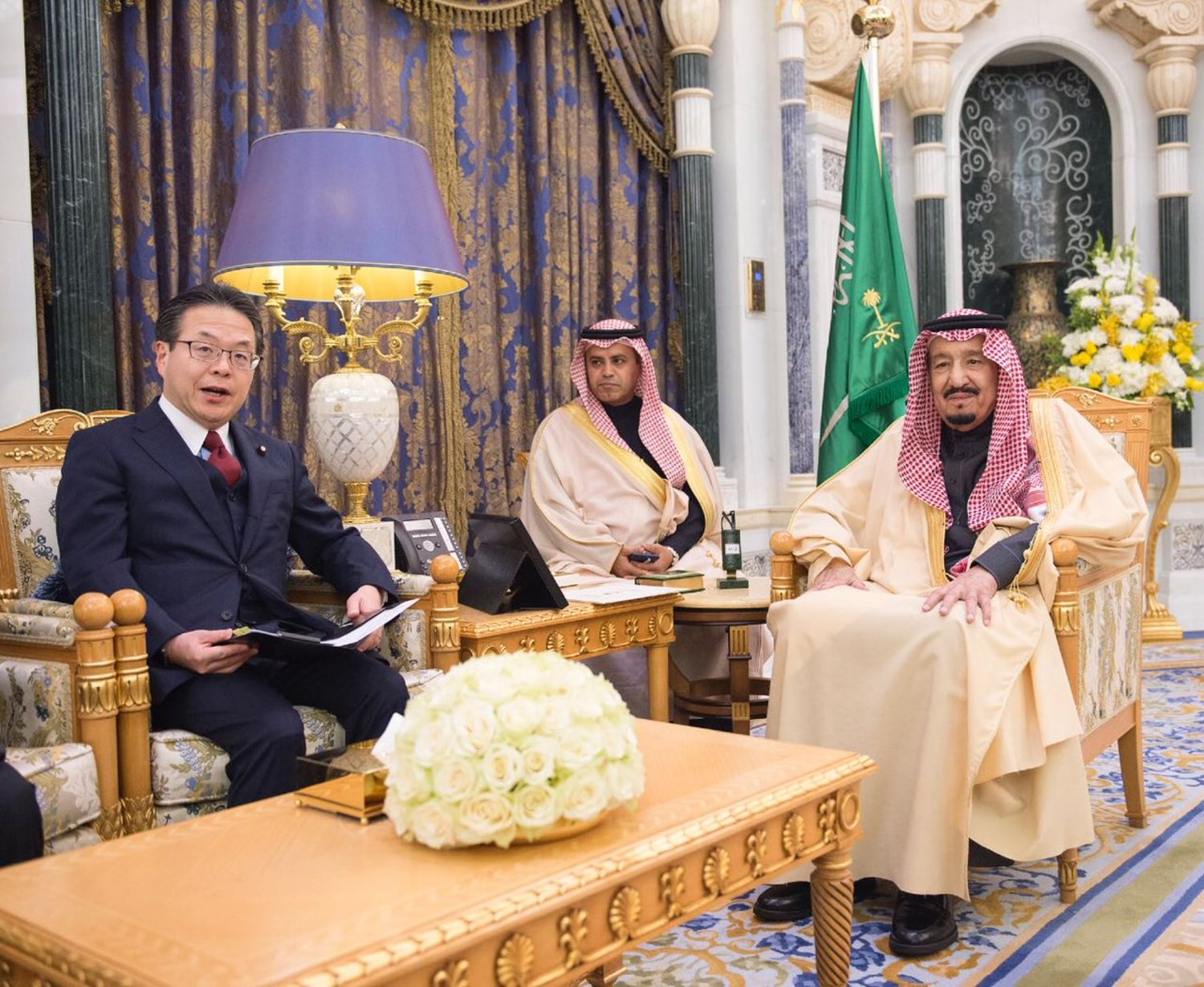 King Salman Receives Japan’s Minister of Economy, Trade, Industry and Energy via SPA