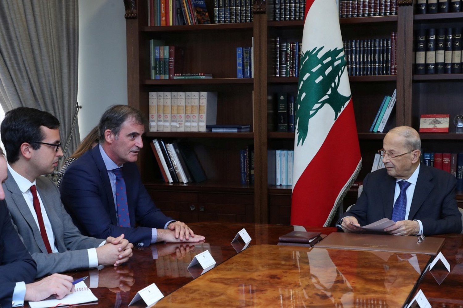 Lebanon's President Michel Aoun meets with a delegation from the International Monetary Fund at the presidential palace in Baabda, Lebanon September 21, 2022. (Dalati & Nohra)