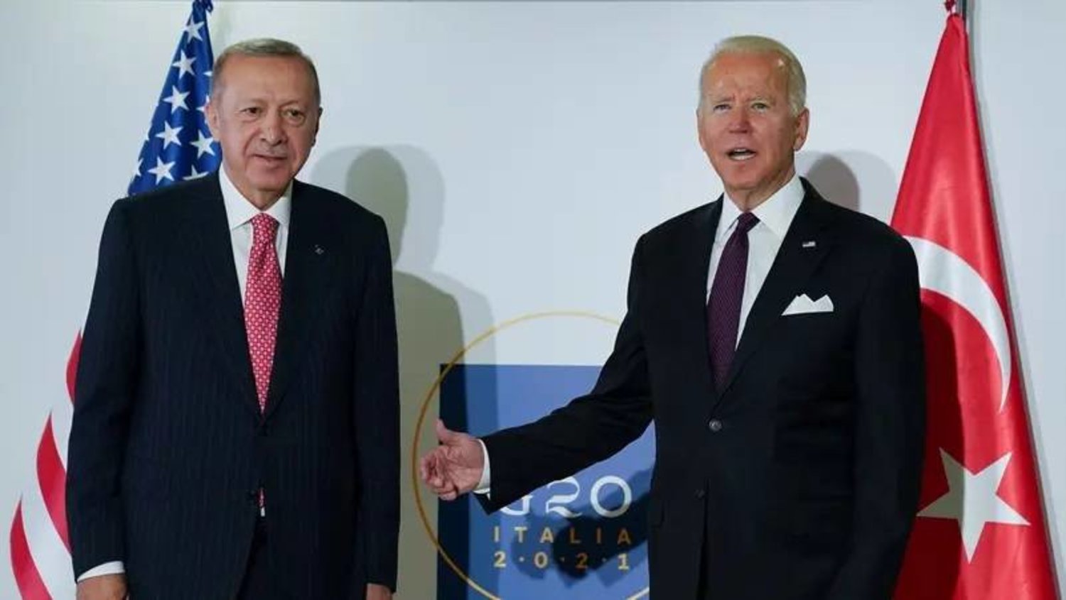 US President Joe Biden and Türkiye's President Tayyip Erdogan pose for a photo as they attend a bilateral meeting, on the sidelines of the G20 leaders' summit in Rome, Italy October 31, 2021. (File photo: Reuters)
