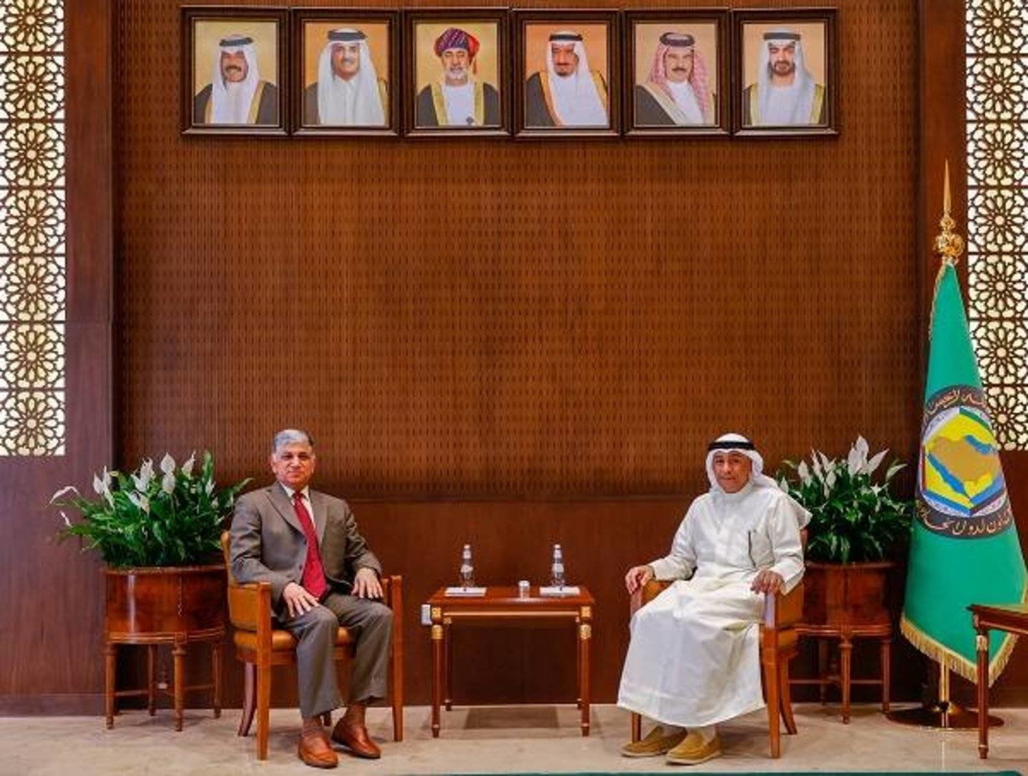 GCC Secretary General Jassem Mohammed Albudaiwi meets with Assistant Secretary General and UN Coordinator for the Black Sea Grain Initiative Abdullah Dashti in Riyadh. (GCC) 