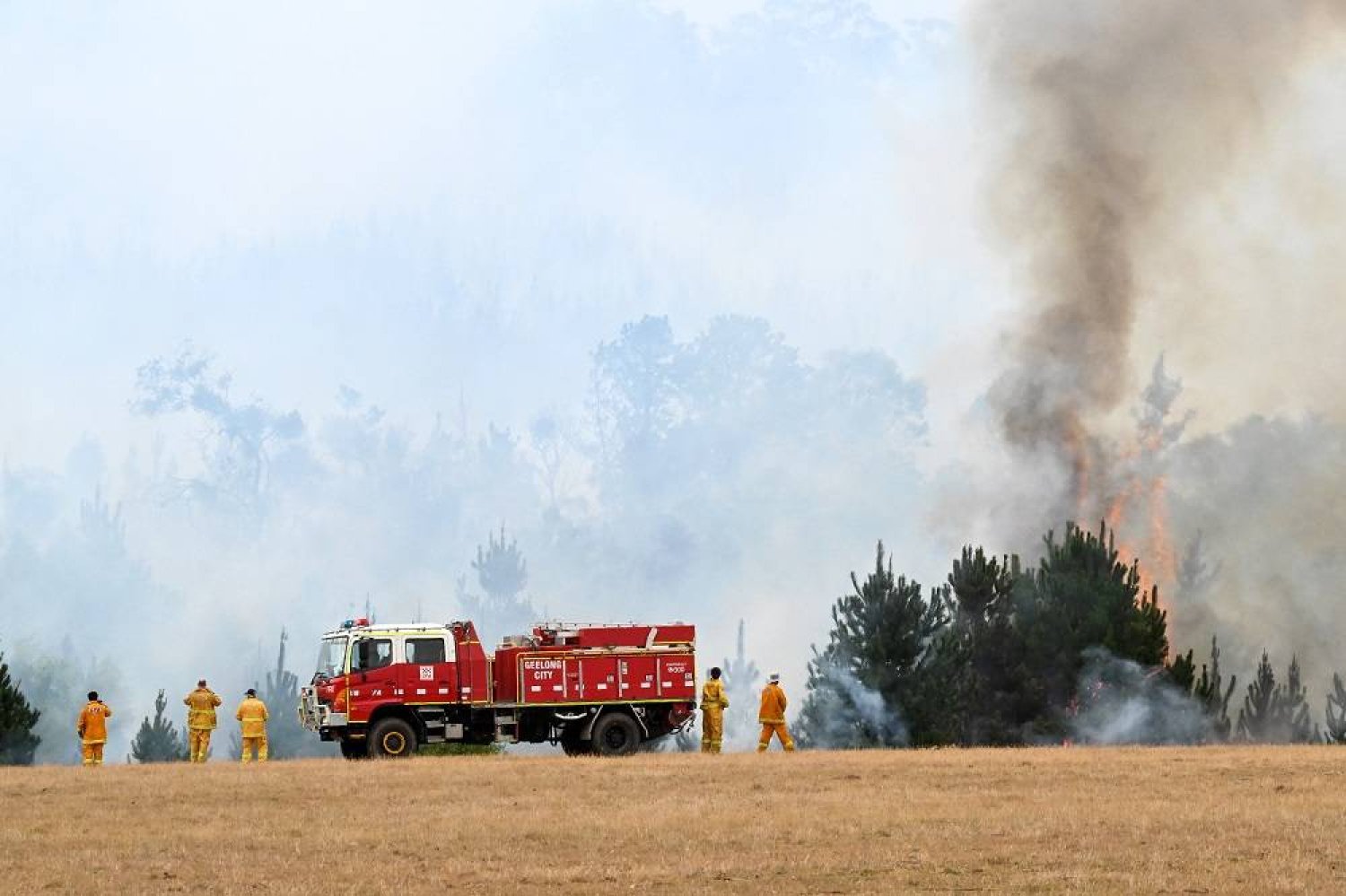 A CFA strike team is seen at a fire near Raglan in Victoria, Friday, February 23, 2024. (AAP)