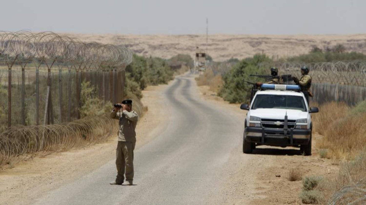 An Iraqi patrol is seen near the al-Qaim crossing at the Iraqi-Syrian border. (Reuters file photo)