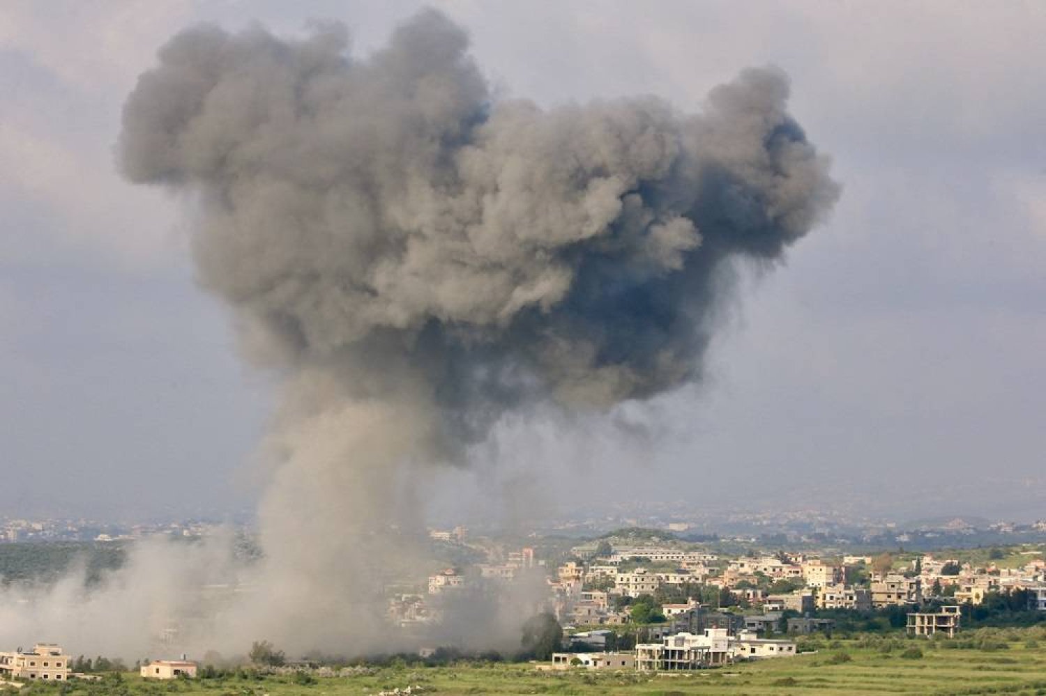  Smoke billows from the site of an Israeli airstrike on the southern Lebanese village of Majdel Zoun, on April 15, 2024, amid ongoing cross-border tensions as fighting continues between Israel and Hamas in the Gaza Strip. (AFP) 