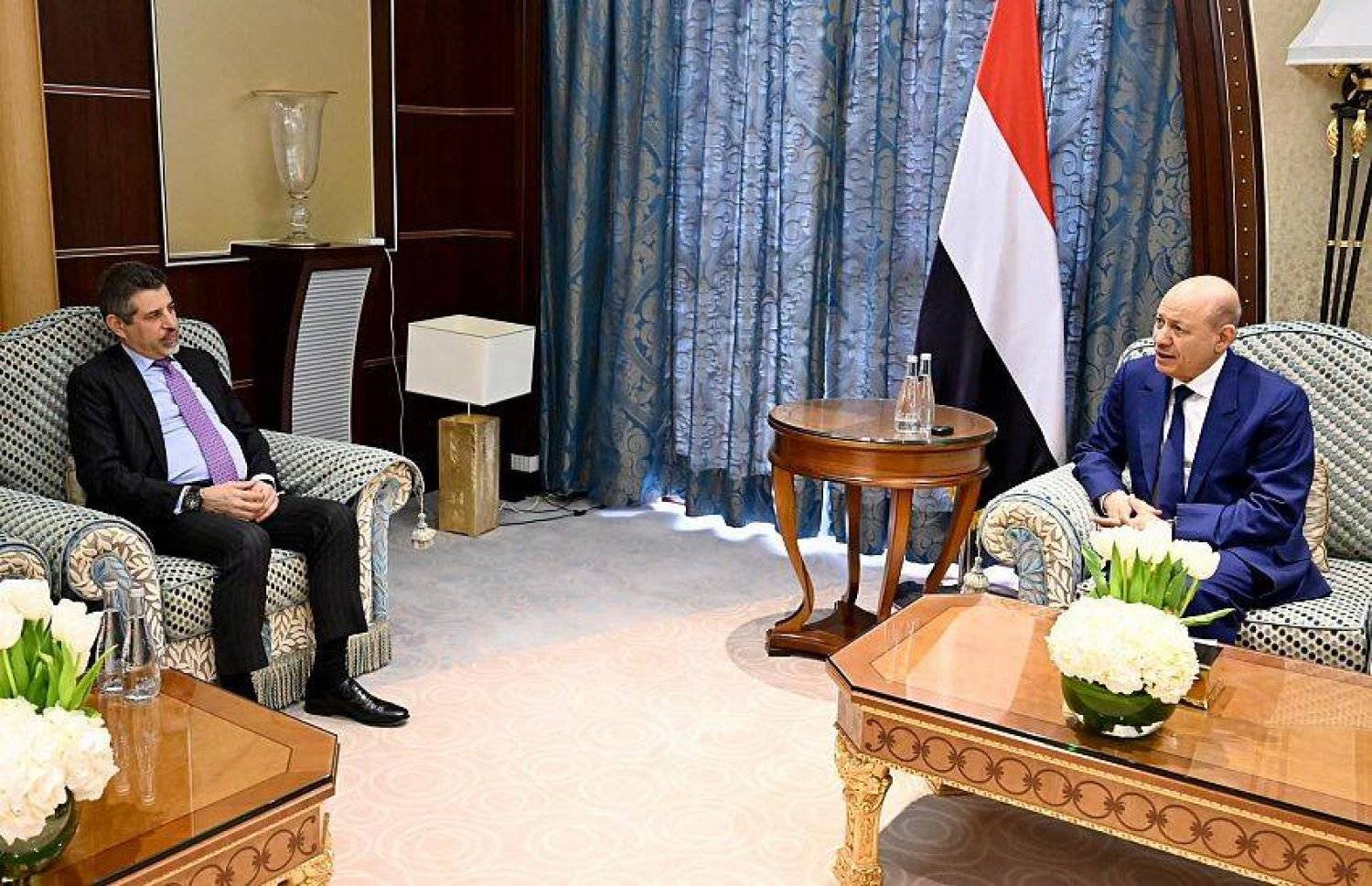 The head of Yemen’s Presidential Leadership Council, Dr. Rashad Al-Alimi, met Monday with the US Ambassador to Yemen, Steven Fagin, in Riyadh. SABA
