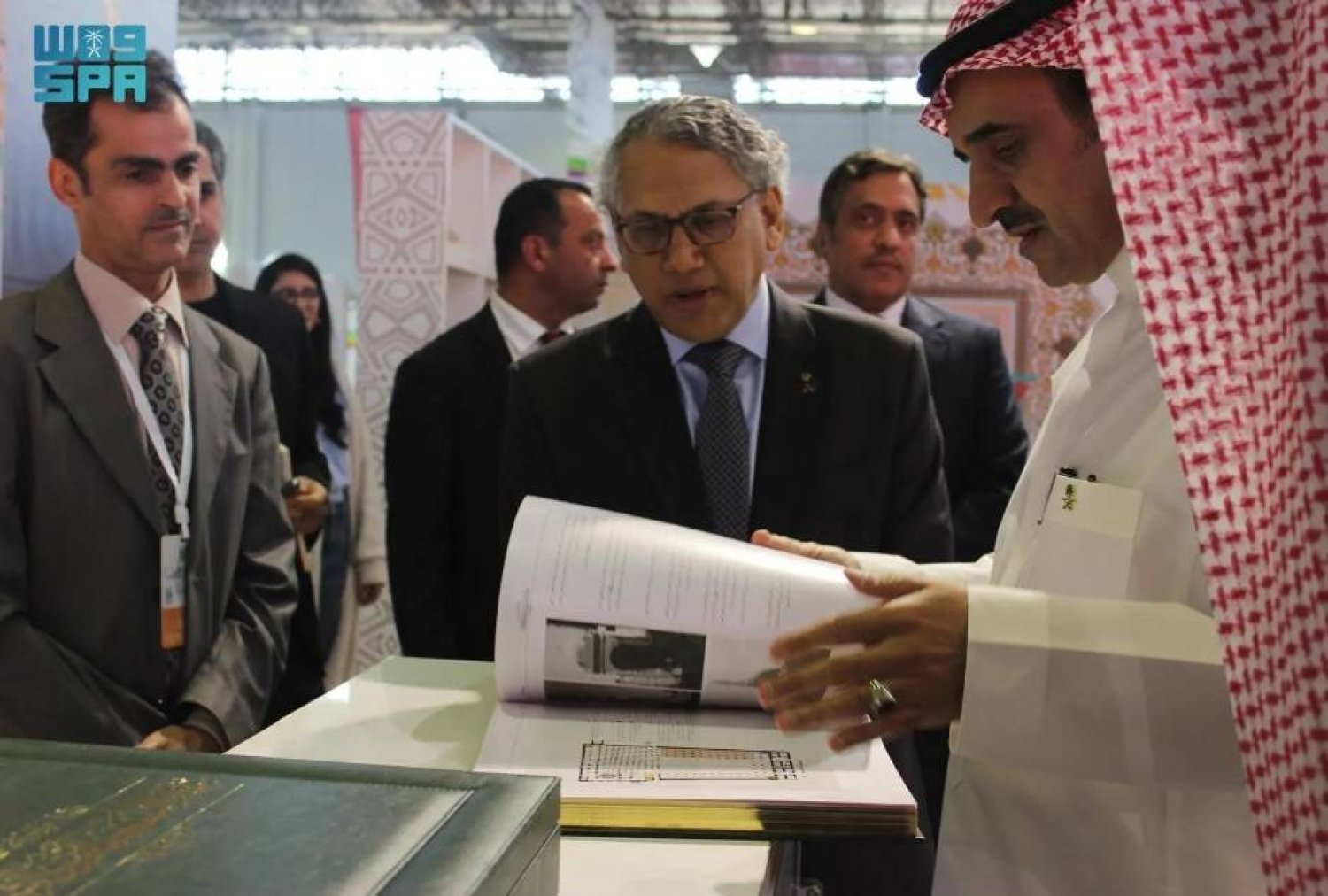 Saudi Ambassador Visits Cultural Attaché Pavilion at Tunis Int’l Book Fair