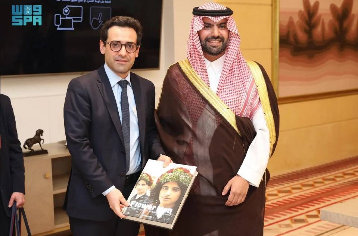 Saudi Minister of Culture Prince Badr bin Abdullah bin Farhan met in Diriyah with French Minister for Europe and Foreign Affairs Stephane Séjournet. SPA