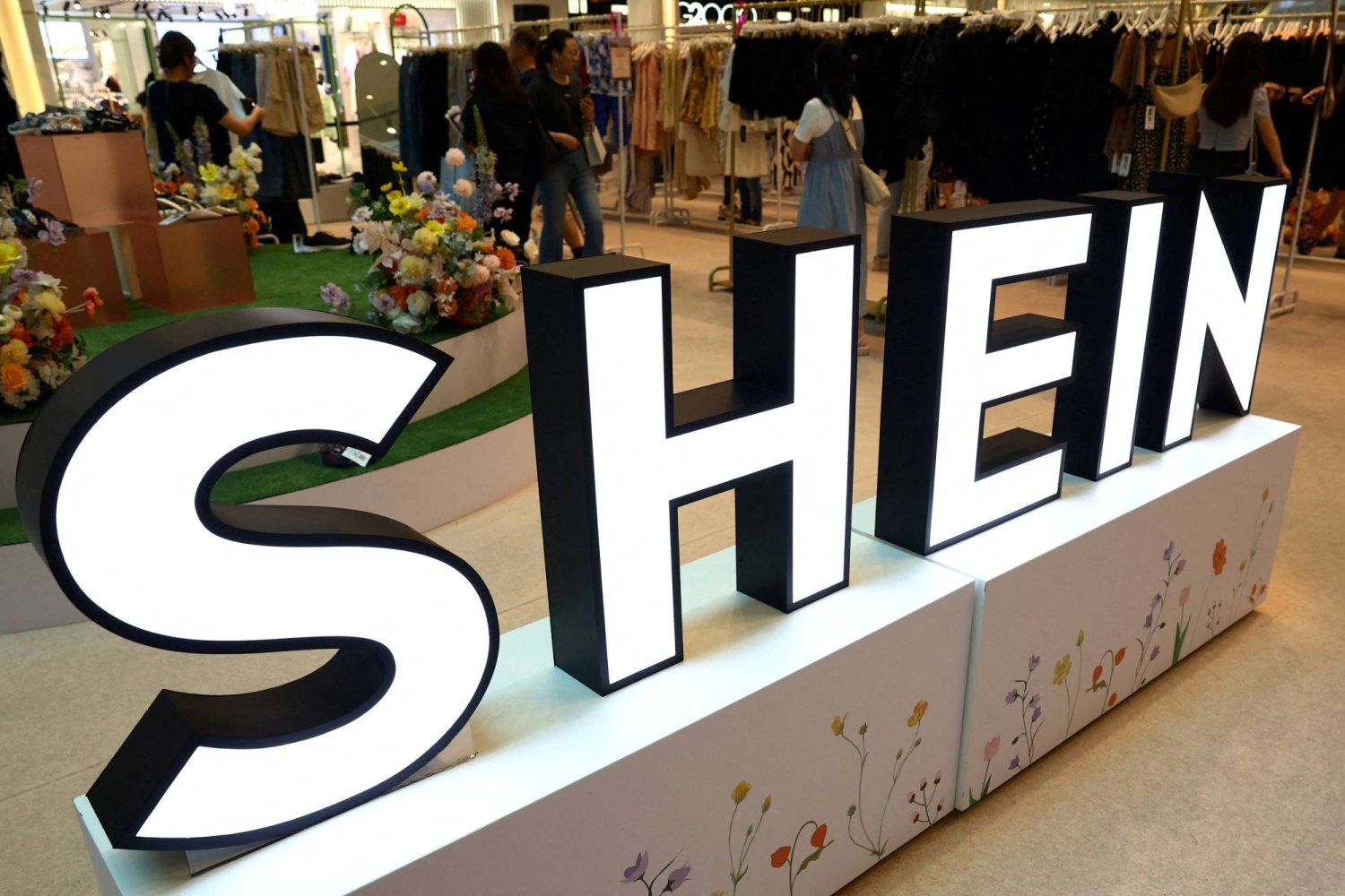 FILE PHOTO: A view of a Shein pop-up store at a mall in Singapore April 4, 2024. REUTERS/Edgar Su/File Photo