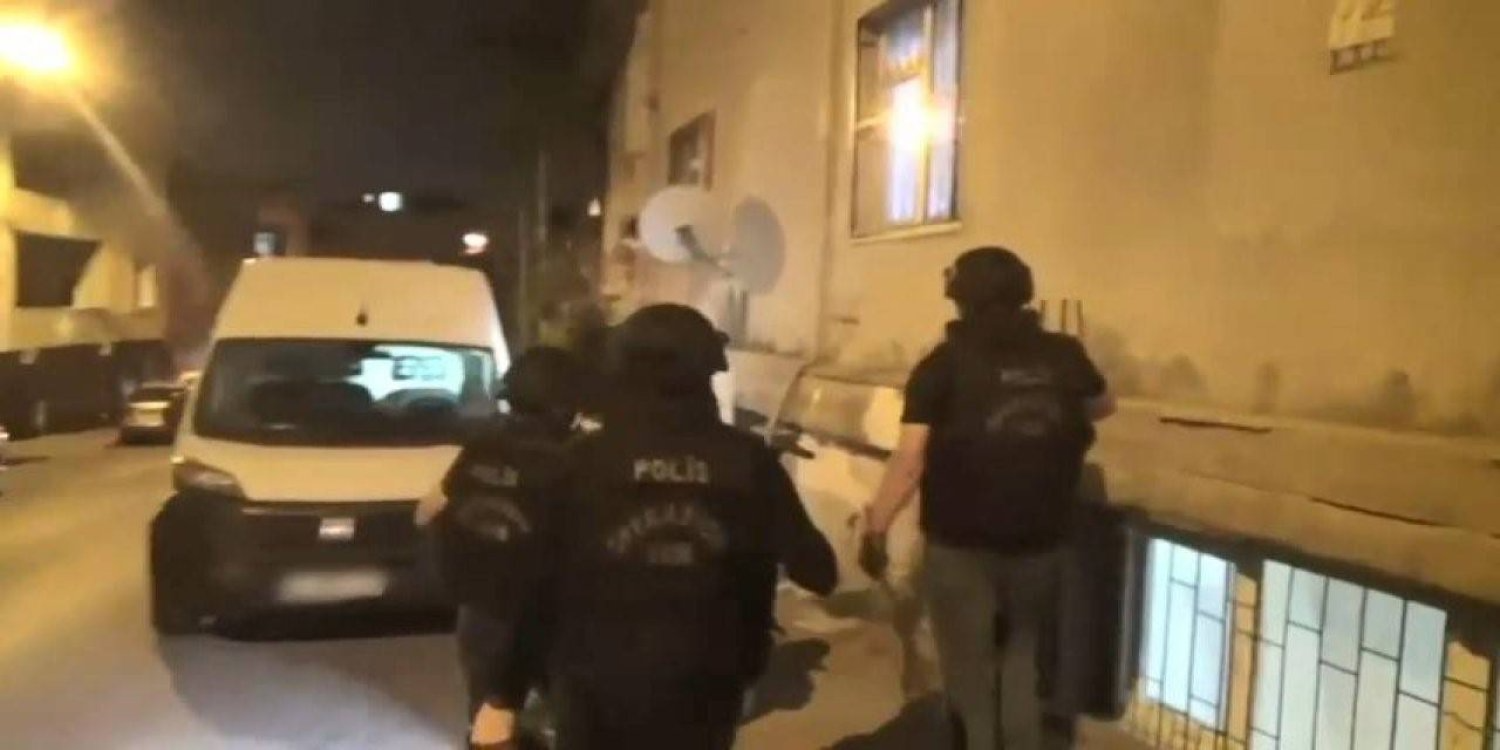An image taken from a video published by the Turkish Interior Minister on his “X” account showing security forces while capturing the ISIS terrorist who planned the Istanbul attack