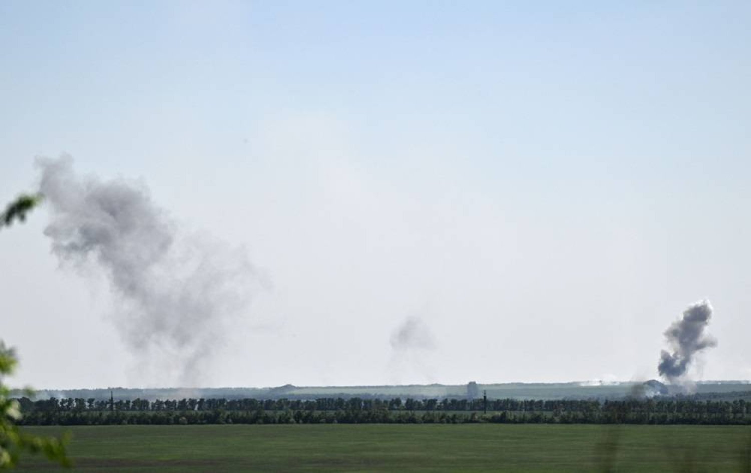  Smoke ascends following shelling in the area of Ocheretyne in the Donetsk region, on May 5, 2024, amid the Russian invasion of Ukraine. (AFP)