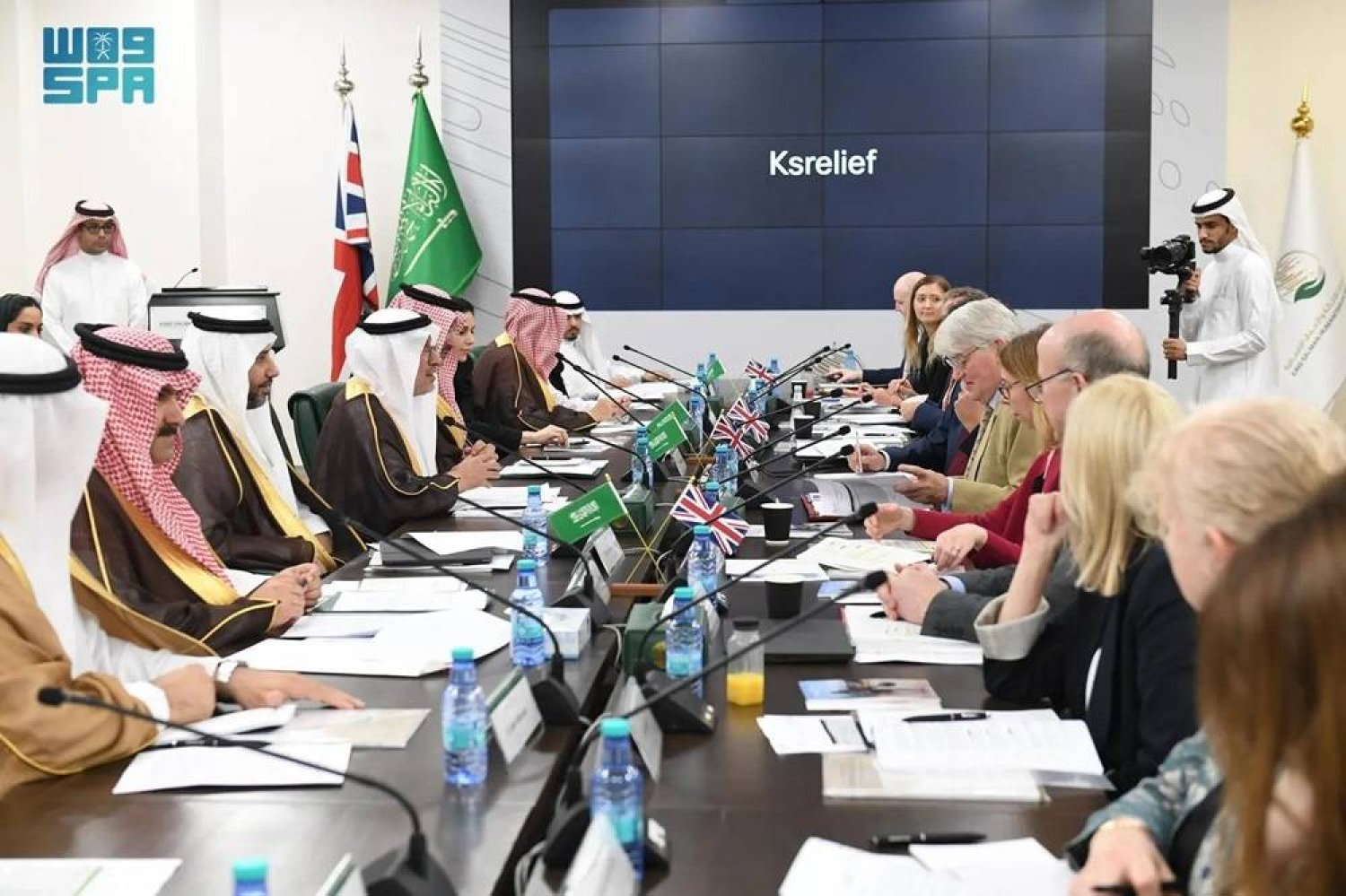 The high-level session of the second Strategic Aid Dialogue on International Development and Humanitarian Aid between Saudi Arabia and Britain kicked off on Monday at the King Salman Humanitarian Aid and Relief Center (KSrelief) in Riyadh. (SPA)