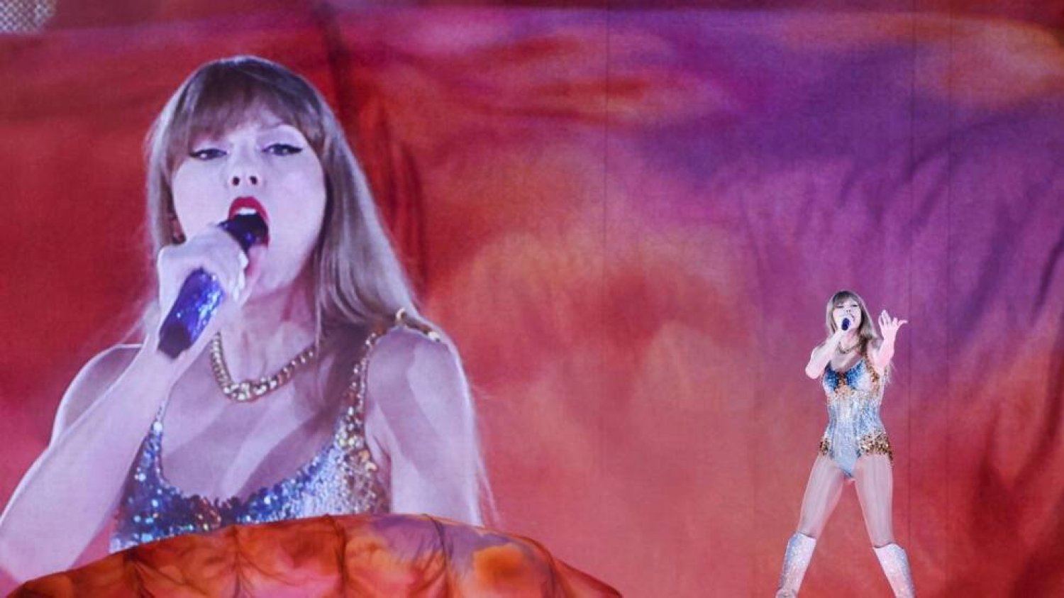Swift kicks off the European leg of the Eras tour in Paris. DAVID GRAY / AFP
