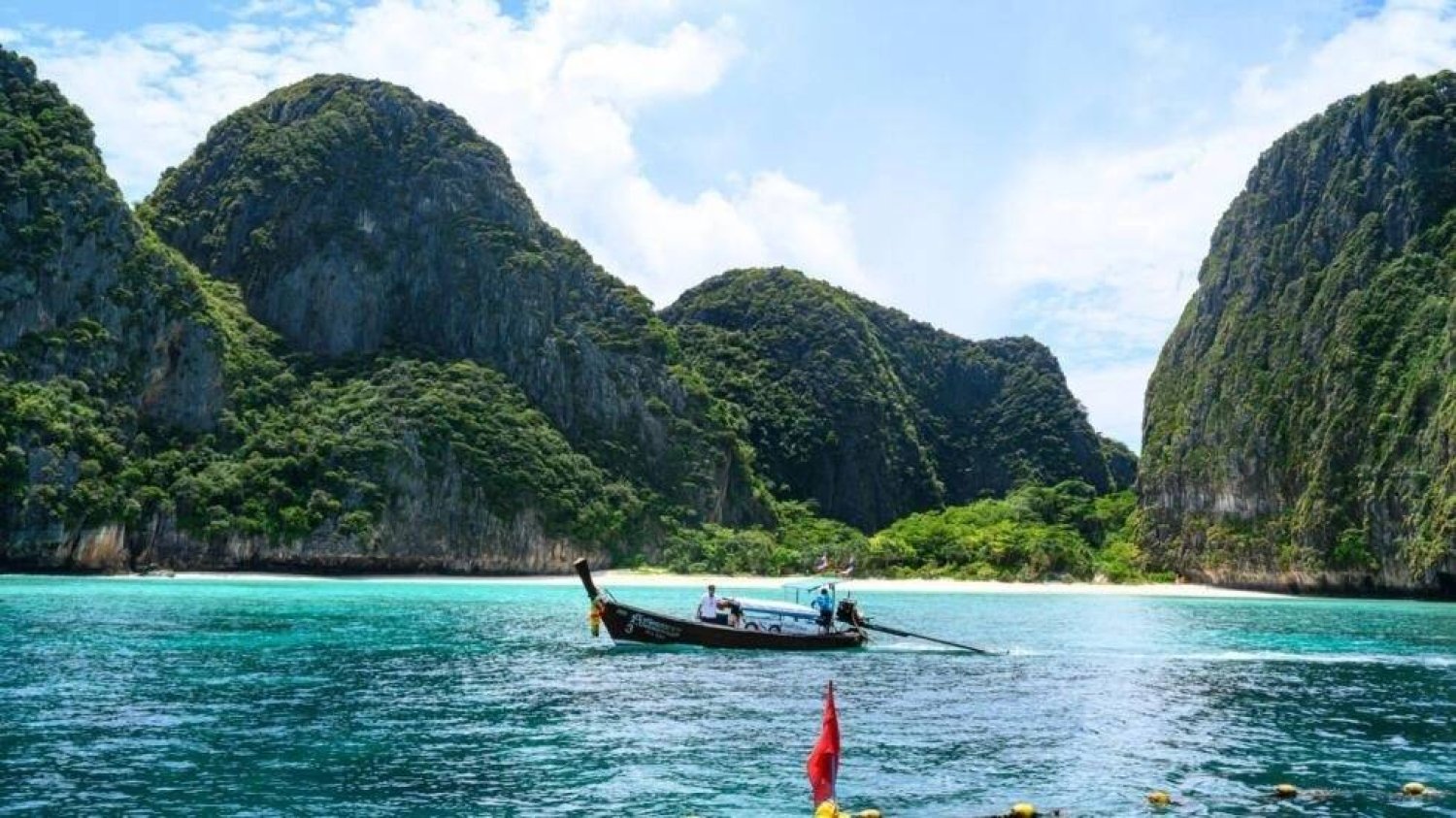 The dazzling Thai islands made famous by Hollywood film "The Beach" are facing a severe water shortage following a heatwave across Asia. Mladen ANTONOV / AFP
