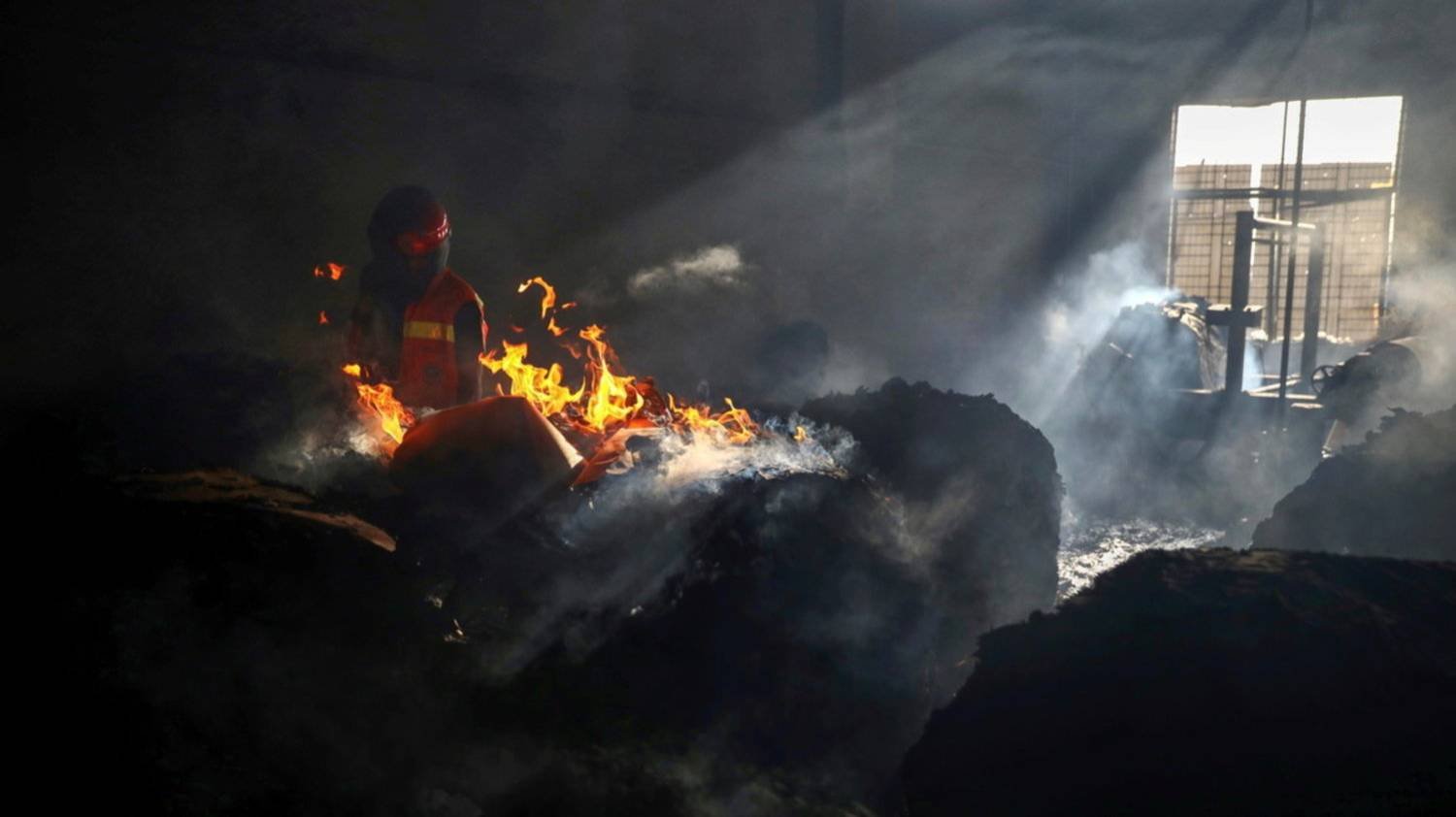 Representation photo: Fire at a factory on the outskirts of Dhaka, Bangladesh, July 9, 2021. (Reuters)
