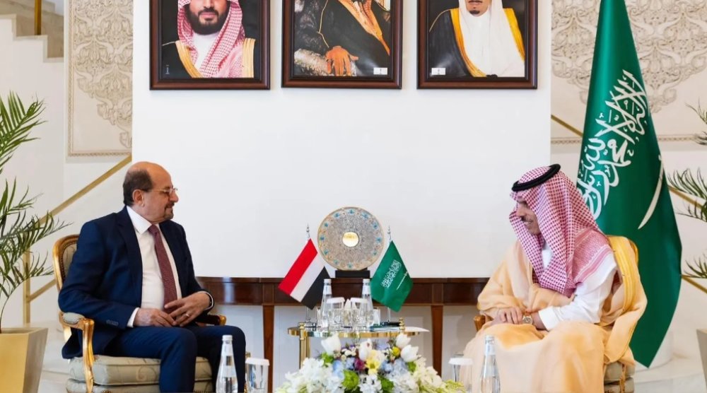 Saudi Minister of Foreign Affairs Prince Faisal bin Farhan bin Abdullah has met with the Minister of Foreign Affairs and Expatriates of Yemen. SPA